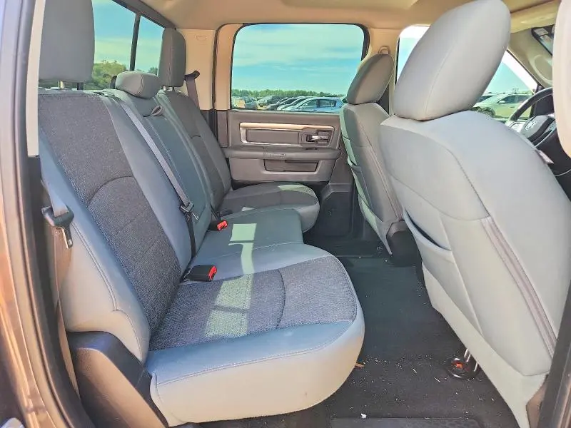 2015 RAM 1500 SLT  