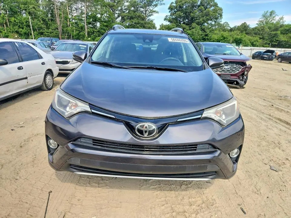 2018 TOYOTA RAV4 XLE  