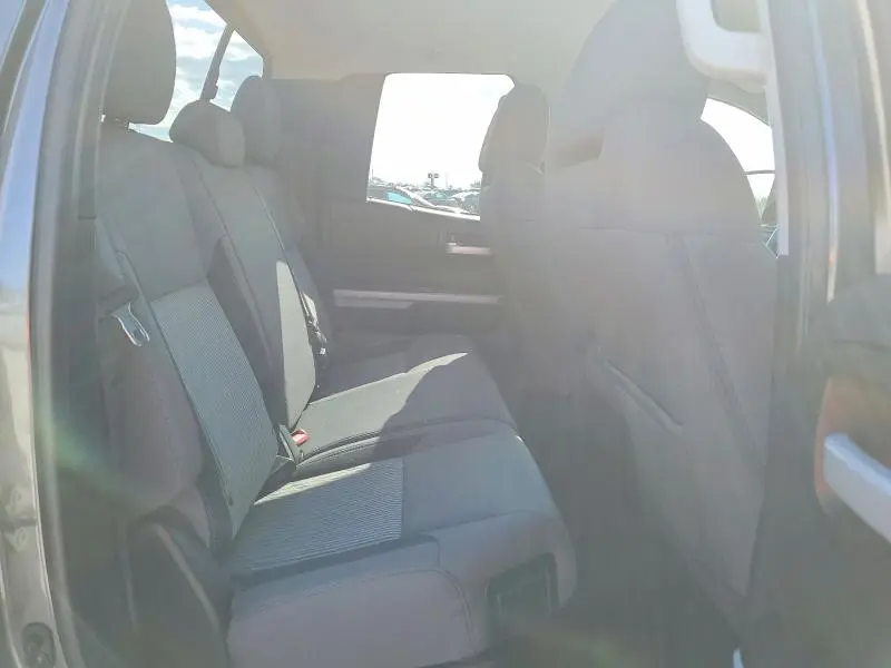 2015 TOYOTA TUNDRA SR5  