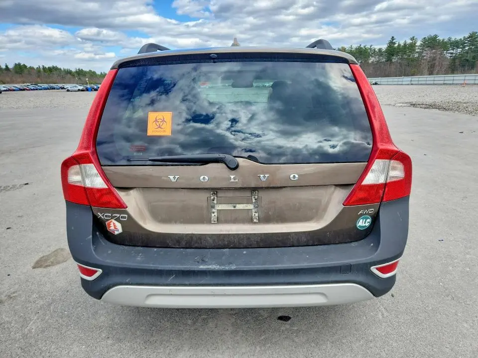 2013 VOLVO XC70 3.2  