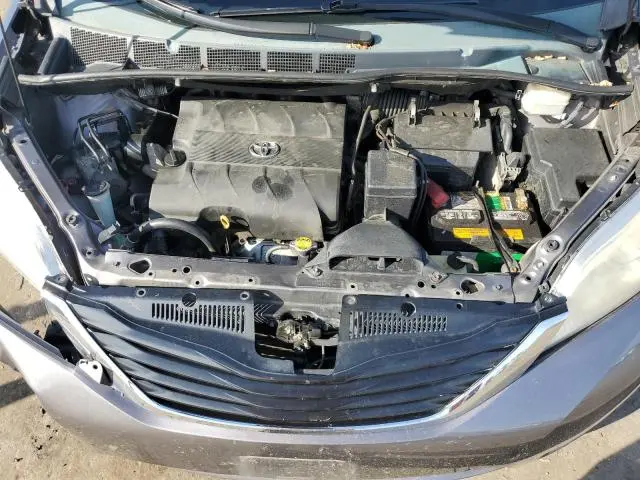 2013 TOYOTA SIENNA LE  