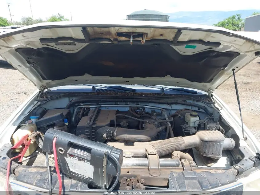 2013 NISSAN FRONTIER S