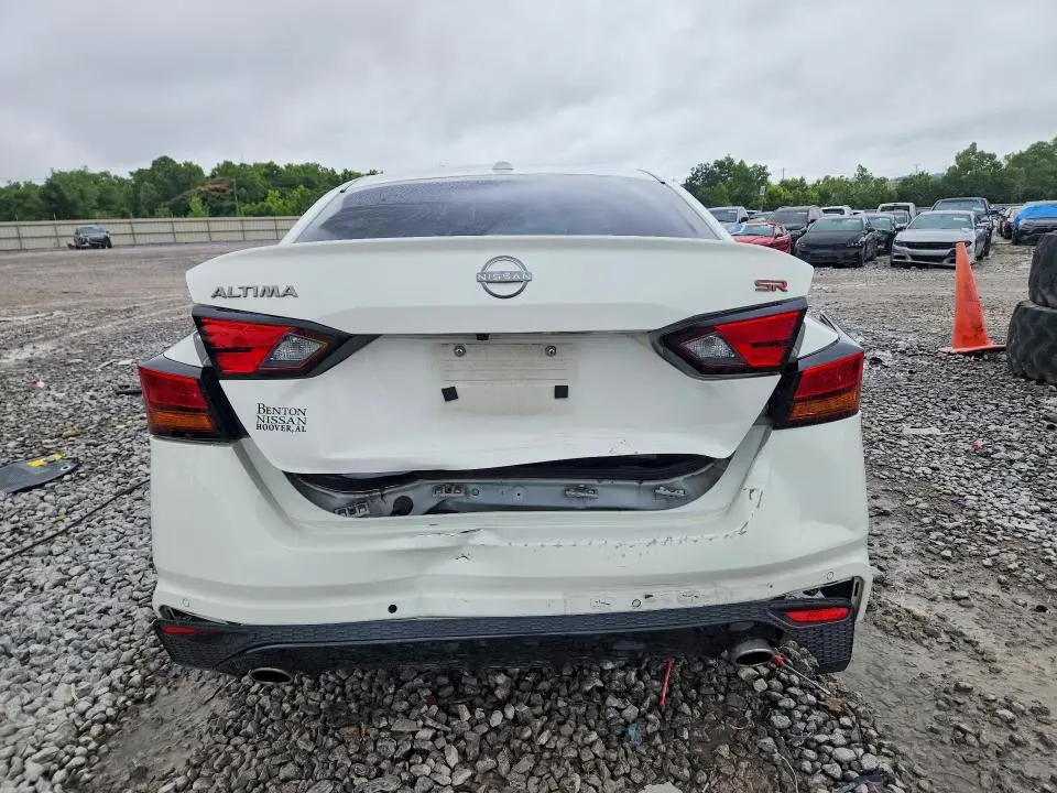 2024 NISSAN ALTIMA SR  