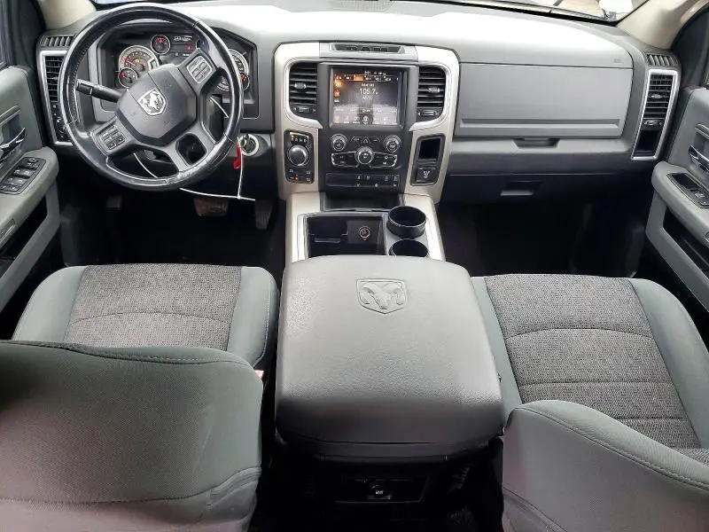 2015 RAM 1500 SLT  