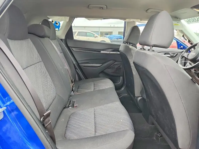 2023 KIA SELTOS LX  