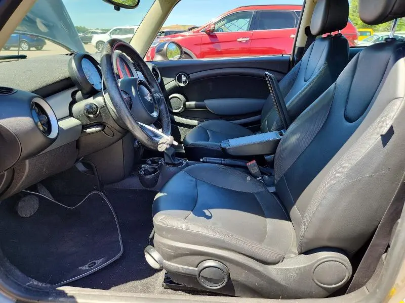 2012 MINI COOPER   
