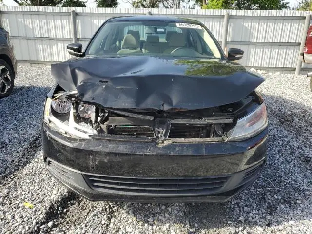 2011 VOLKSWAGEN JETTA SE  