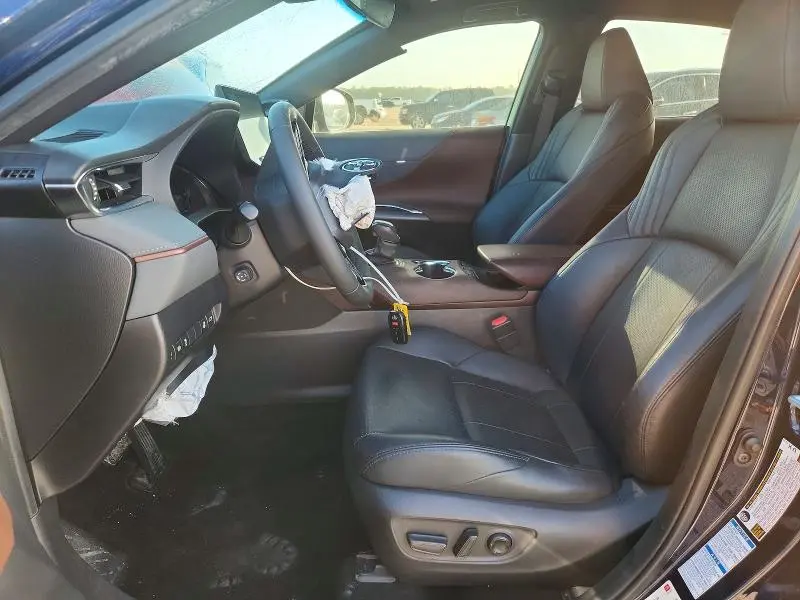 2021 TOYOTA VENZA XLE  