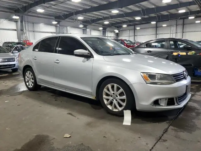 2013 VOLKSWAGEN JETTA SE  