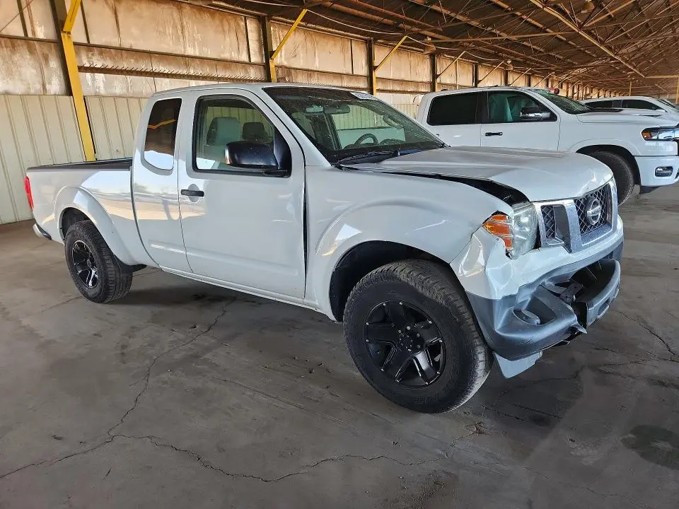 2015 NISSAN FRONTIER S  