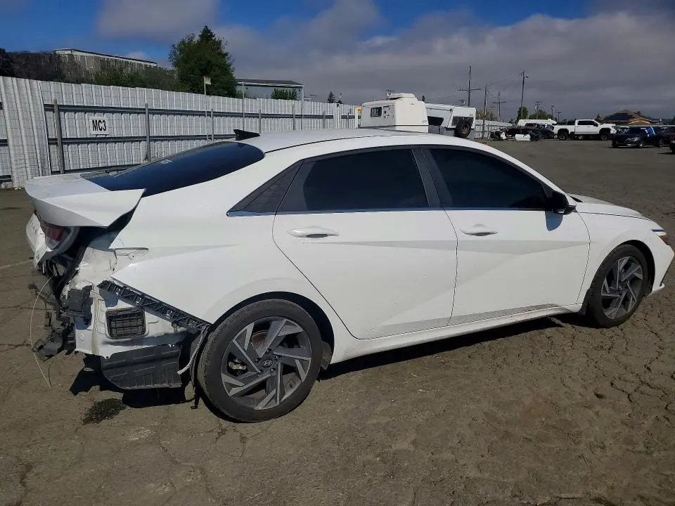 2025 HYUNDAI ELANTRA LIMITED  