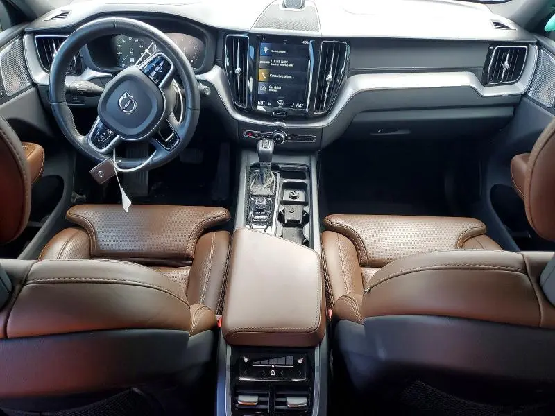 2018 VOLVO XC60 T6  