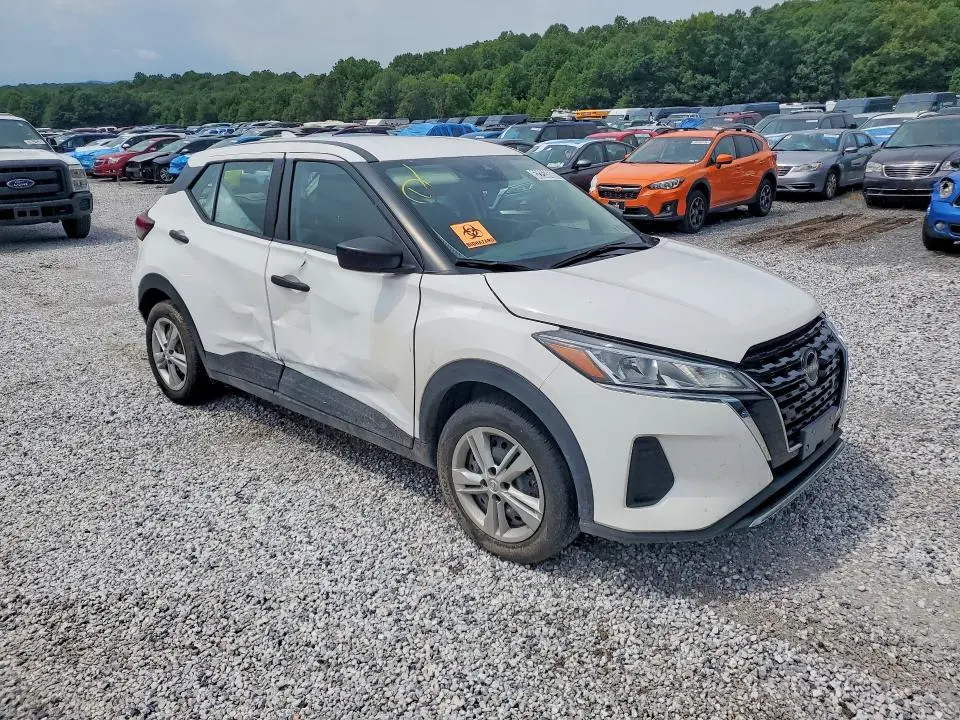 2024 NISSAN KICKS S  