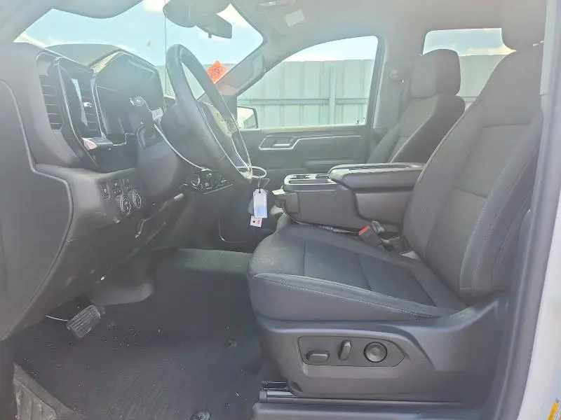 2026 CHEVROLET SILVERADO K1500 LT  