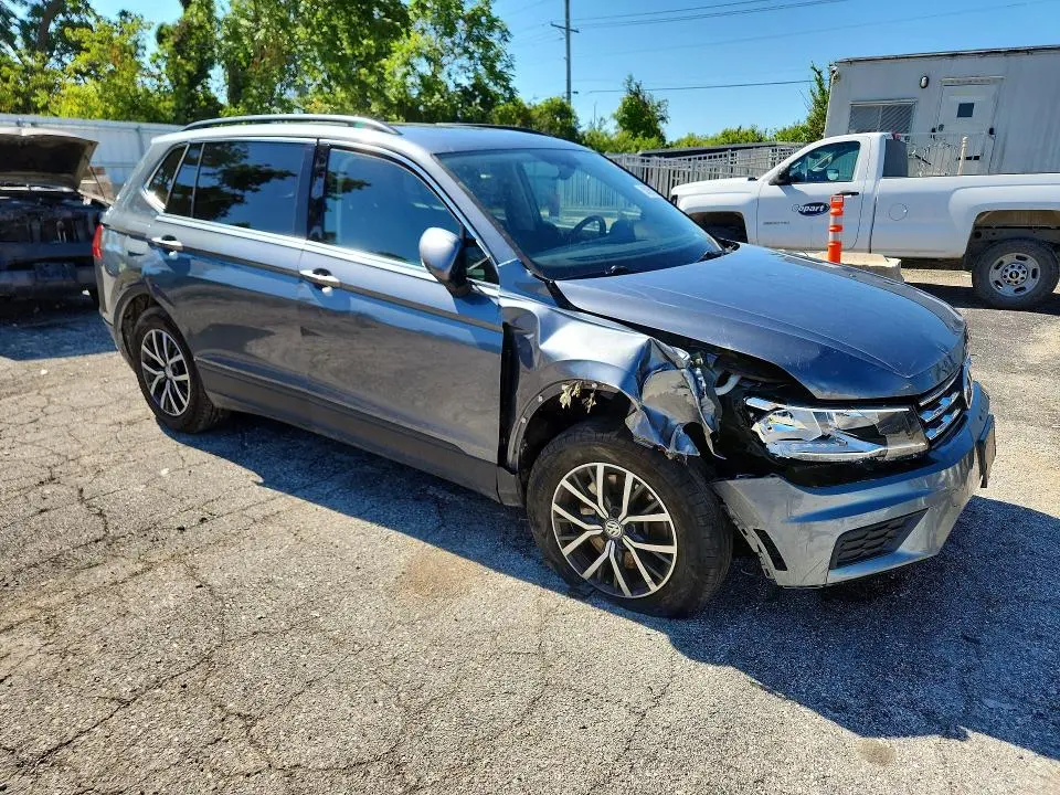 2019 VOLKSWAGEN TIGUAN SE  