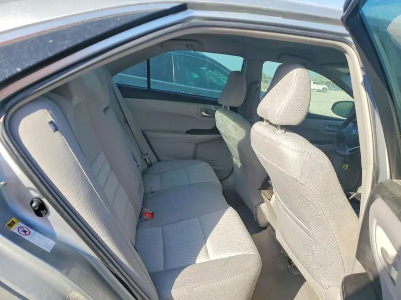 2016 TOYOTA CAMRY LE  