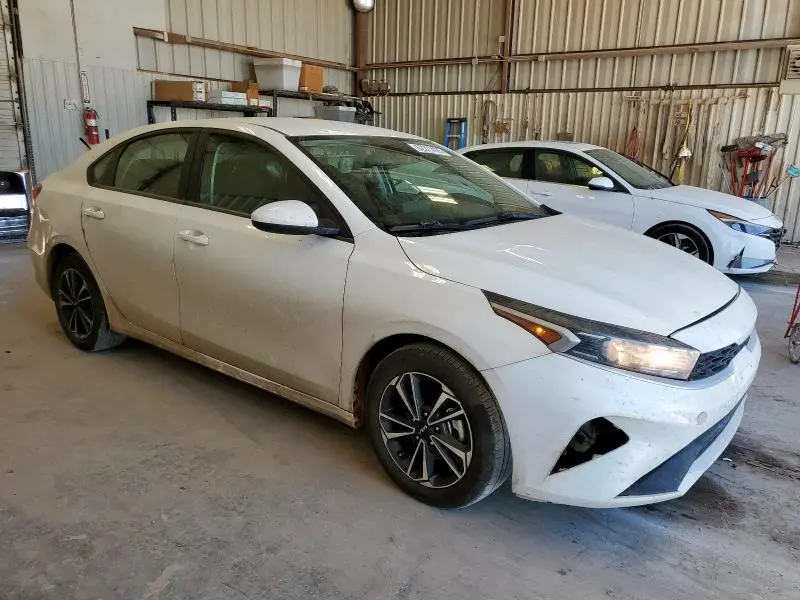 2024 KIA FORTE LX  