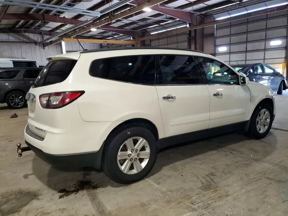 2014 CHEVROLET TRAVERSE LT  
