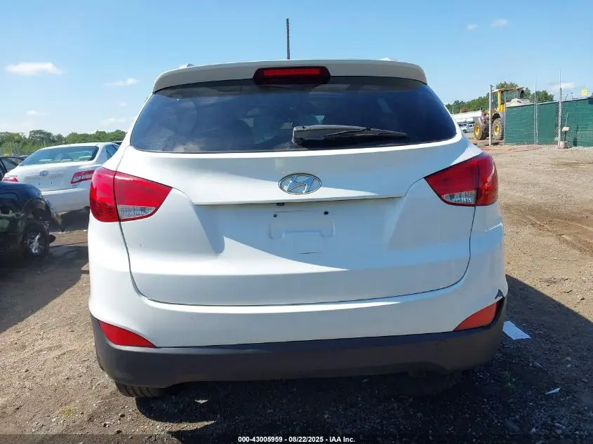2015 HYUNDAI TUCSON SE