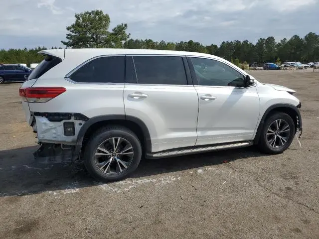 2017 TOYOTA HIGHLANDER LE  