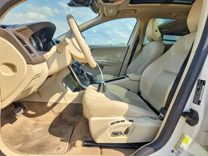 2013 VOLVO XC60 3.2  