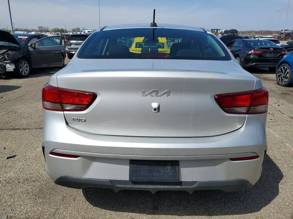 2022 KIA RIO S  