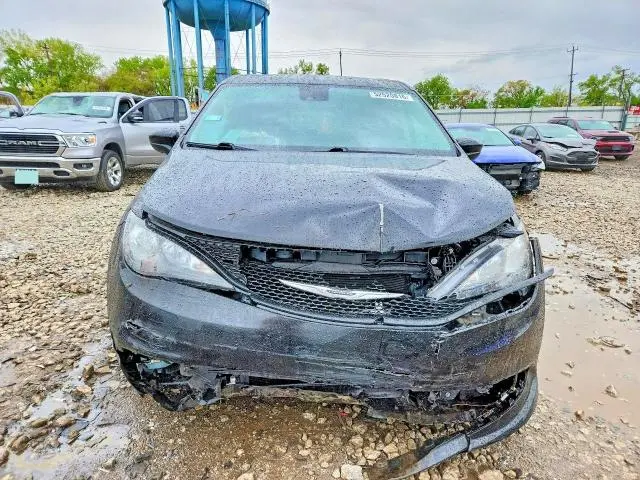 2024 CHRYSLER VOYAGER LX  