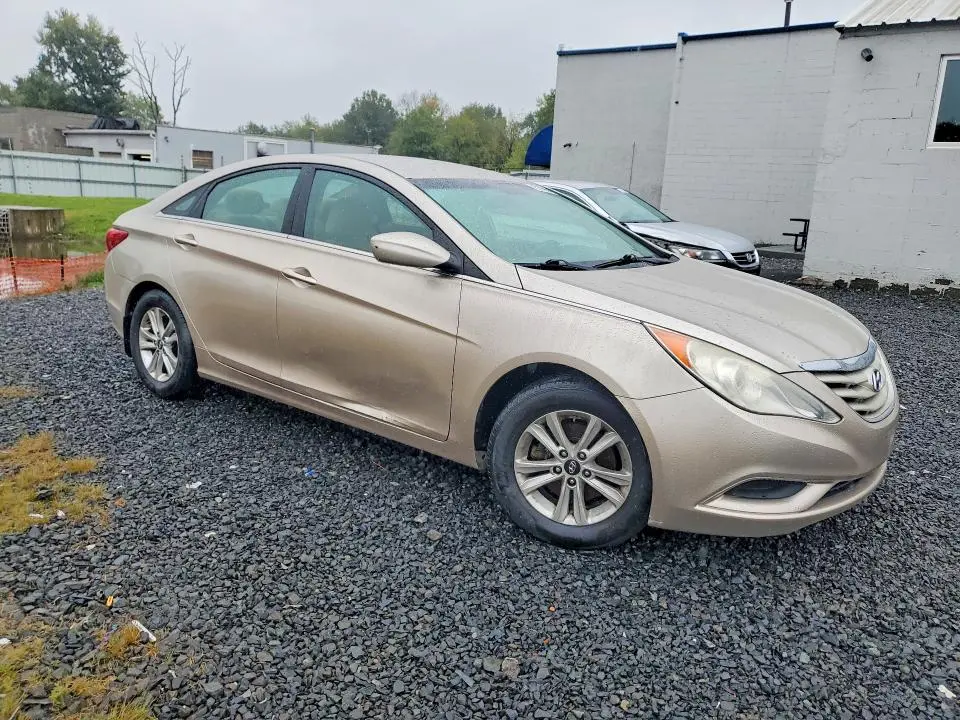 2011 HYUNDAI SONATA GLS  