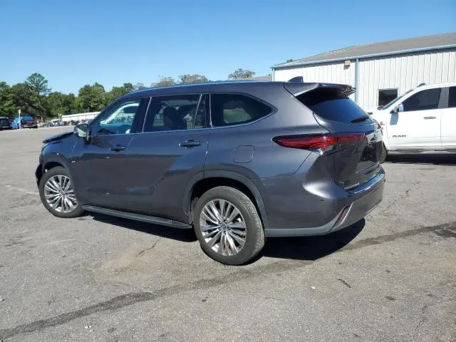 2022 TOYOTA HIGHLANDER PLATINUM  