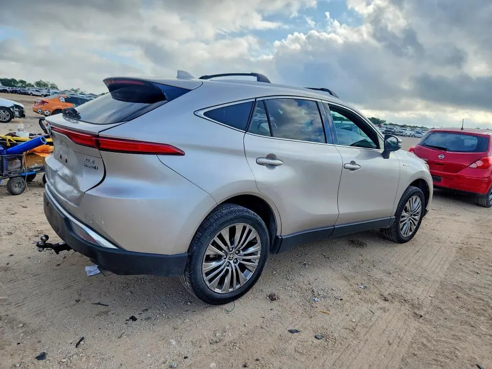 2021 TOYOTA VENZA XLE  