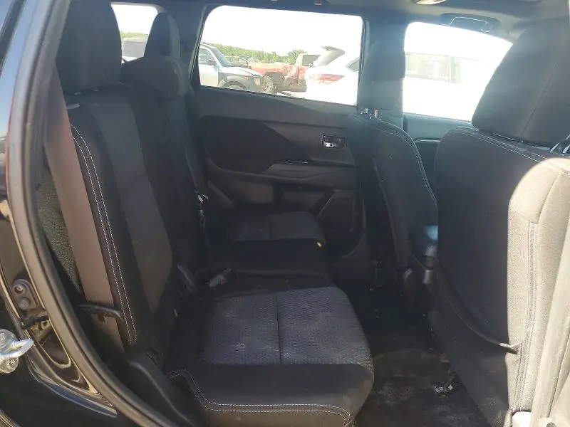 2018 MITSUBISHI OUTLANDER SE  