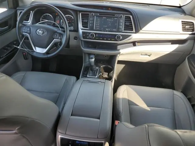 2016 TOYOTA HIGHLANDER XLE  