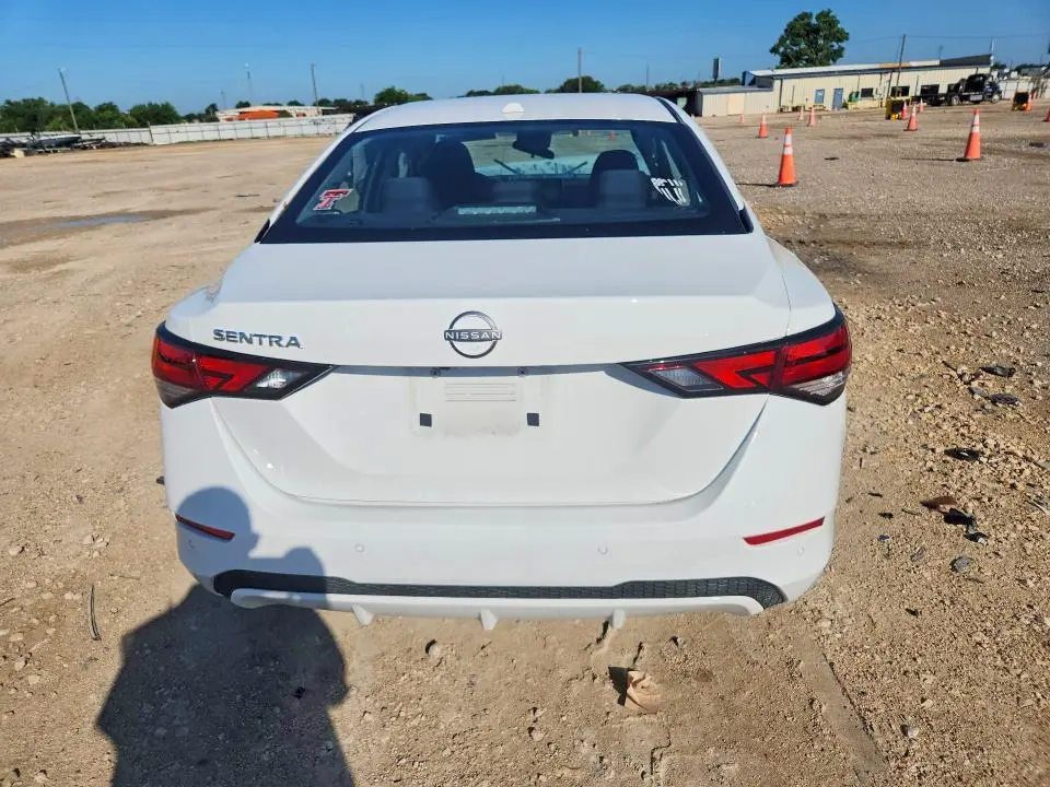 2025 NISSAN SENTRA SV  