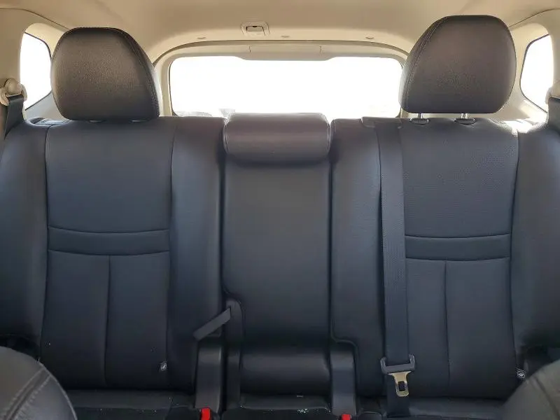 2016 NISSAN ROGUE SL  