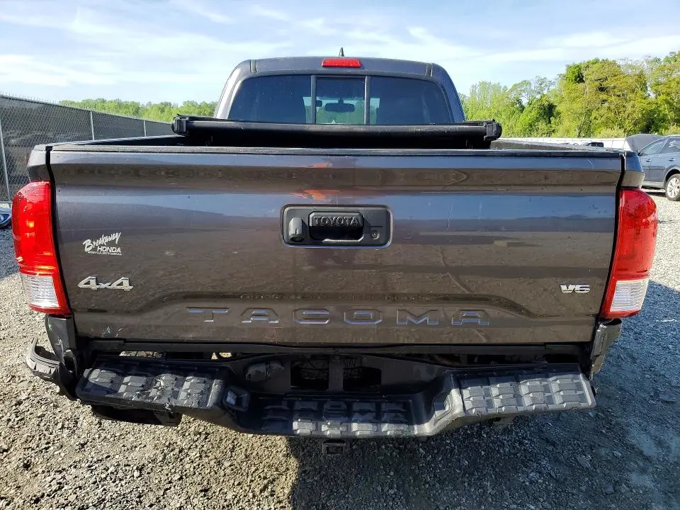 2017 TOYOTA TACOMA SR5 V6  