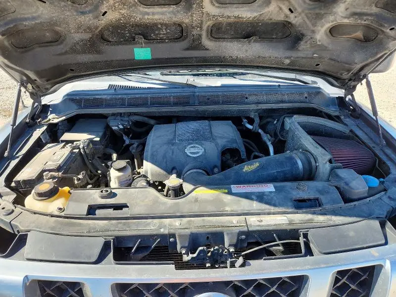 2014 NISSAN TITAN SV  