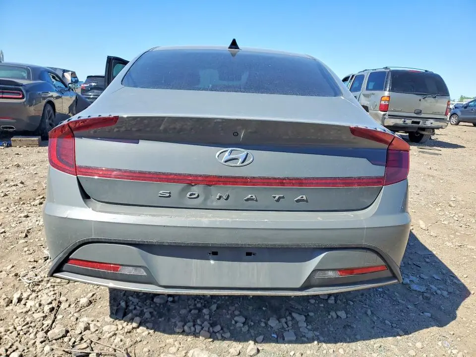 2023 HYUNDAI SONATA SE  