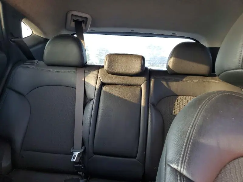 2011 HYUNDAI TUCSON GLS  
