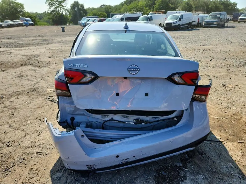 2025 NISSAN VERSA SV  