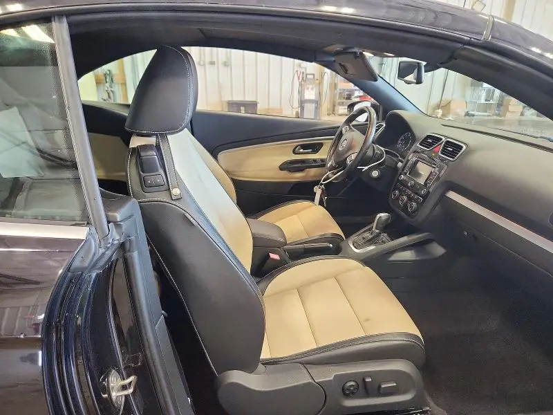 2015 VOLKSWAGEN EOS LUX  