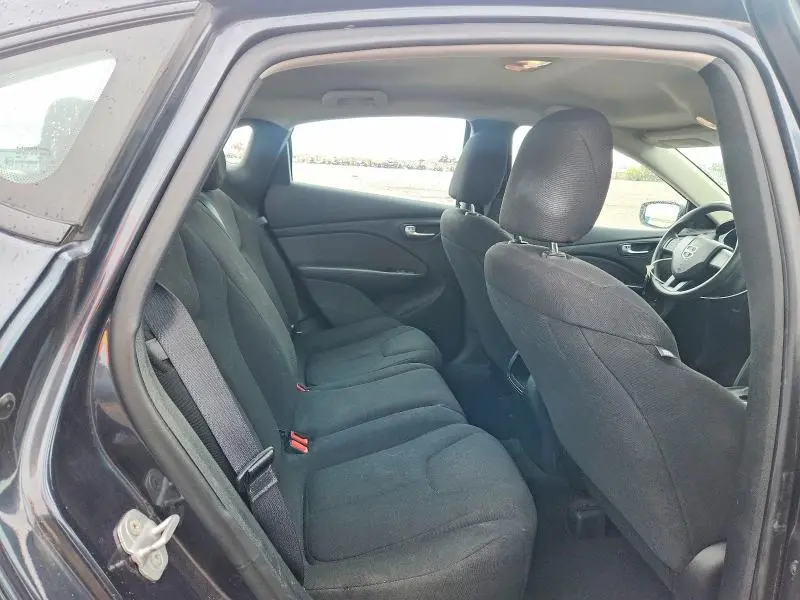 2013 DODGE DART SE  