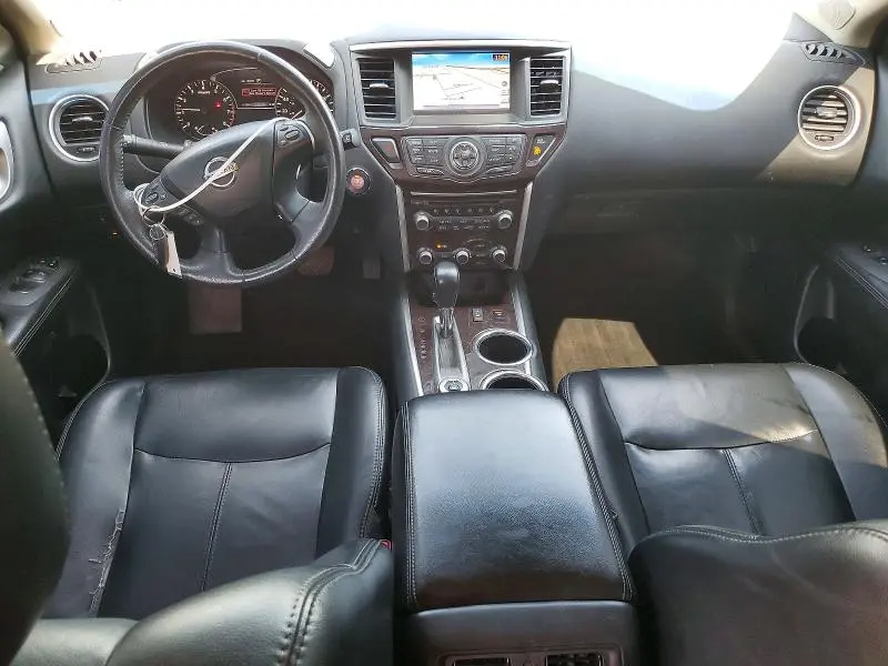 2016 NISSAN PATHFINDER SL  