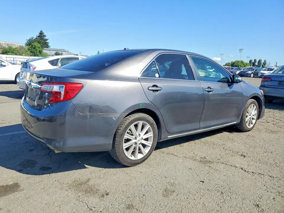2012 TOYOTA CAMRY XLE  