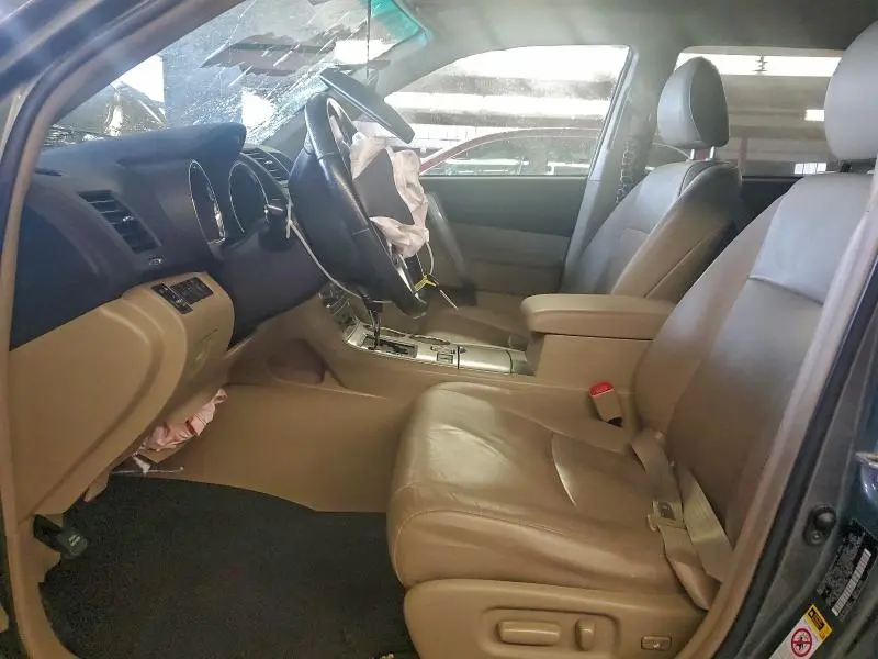 2011 TOYOTA HIGHLANDER BASE  