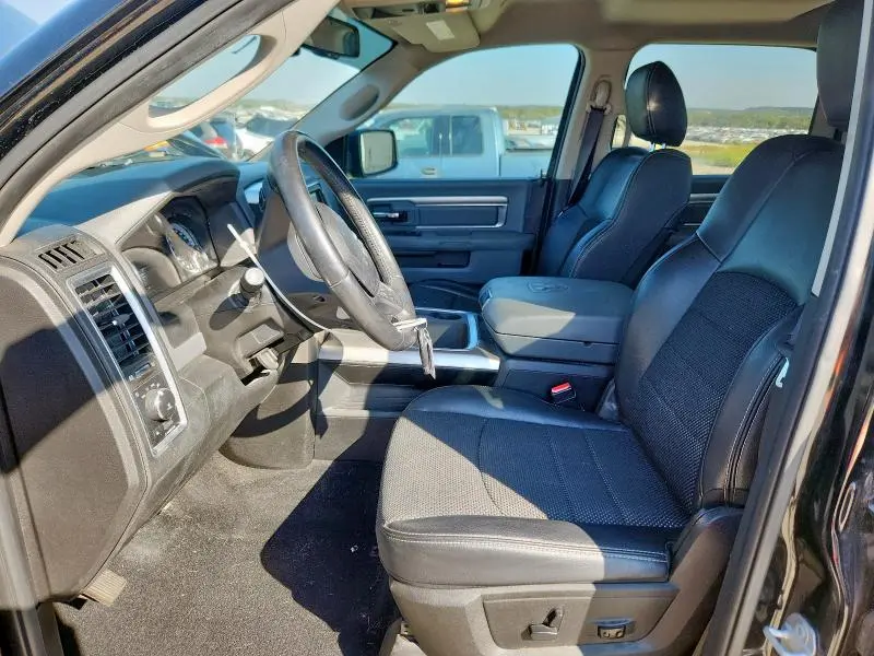 2019 RAM 1500 CLASSIC SLT  