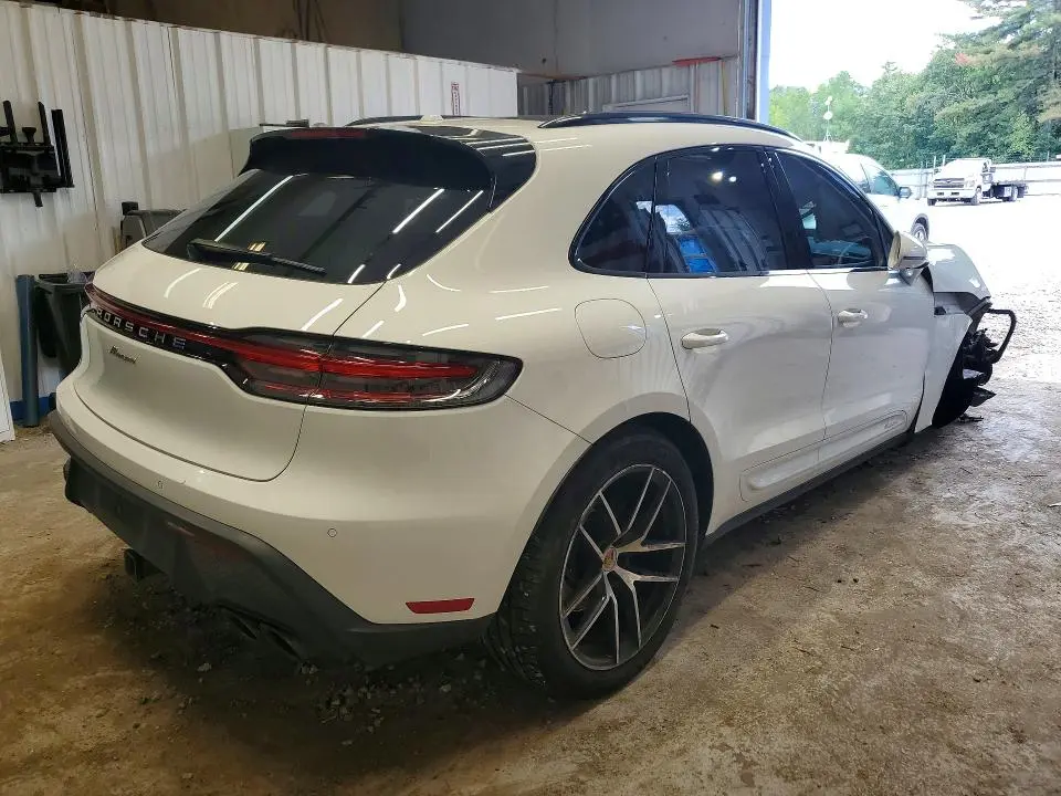 2023 PORSCHE MACAN BASE  