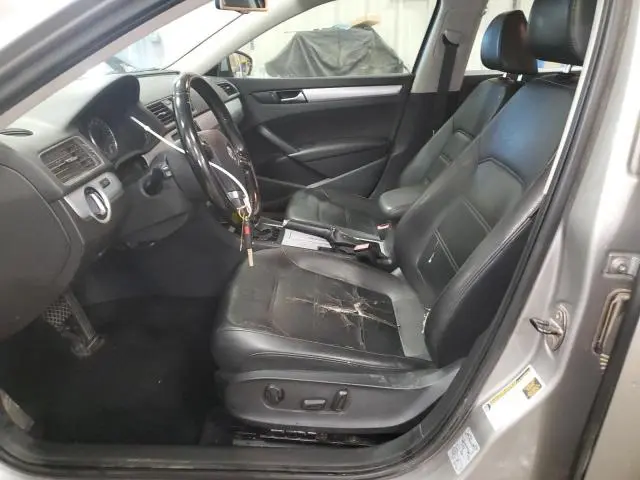 2012 VOLKSWAGEN PASSAT SE  