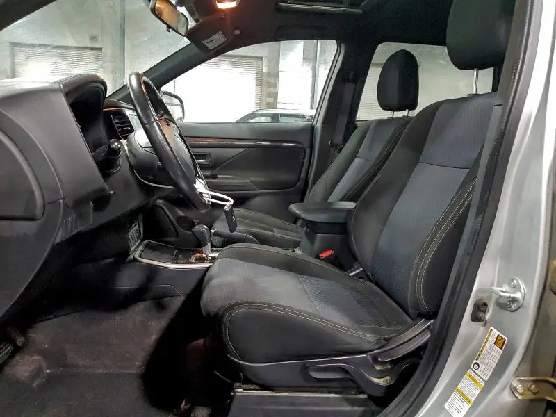 2018 MITSUBISHI OUTLANDER SE  