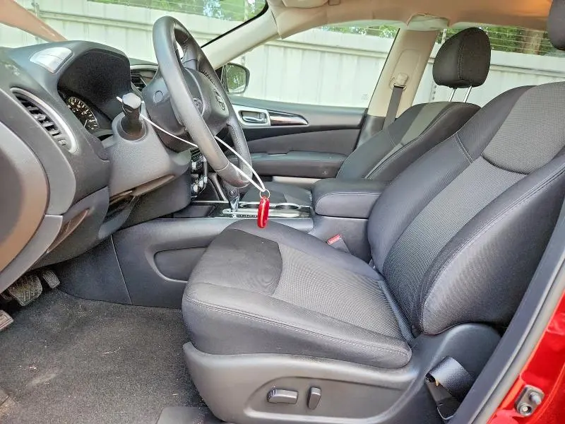 2017 NISSAN PATHFINDER SV  