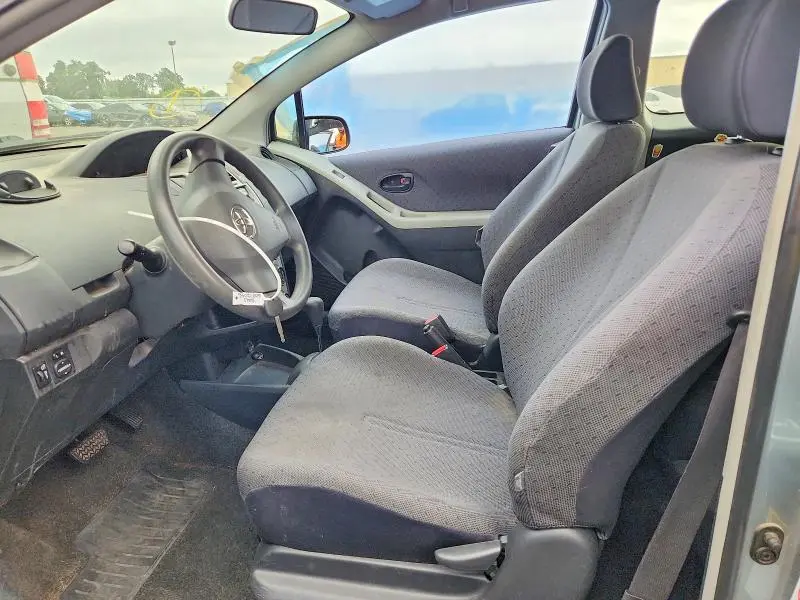 2010 TOYOTA YARIS BASE  